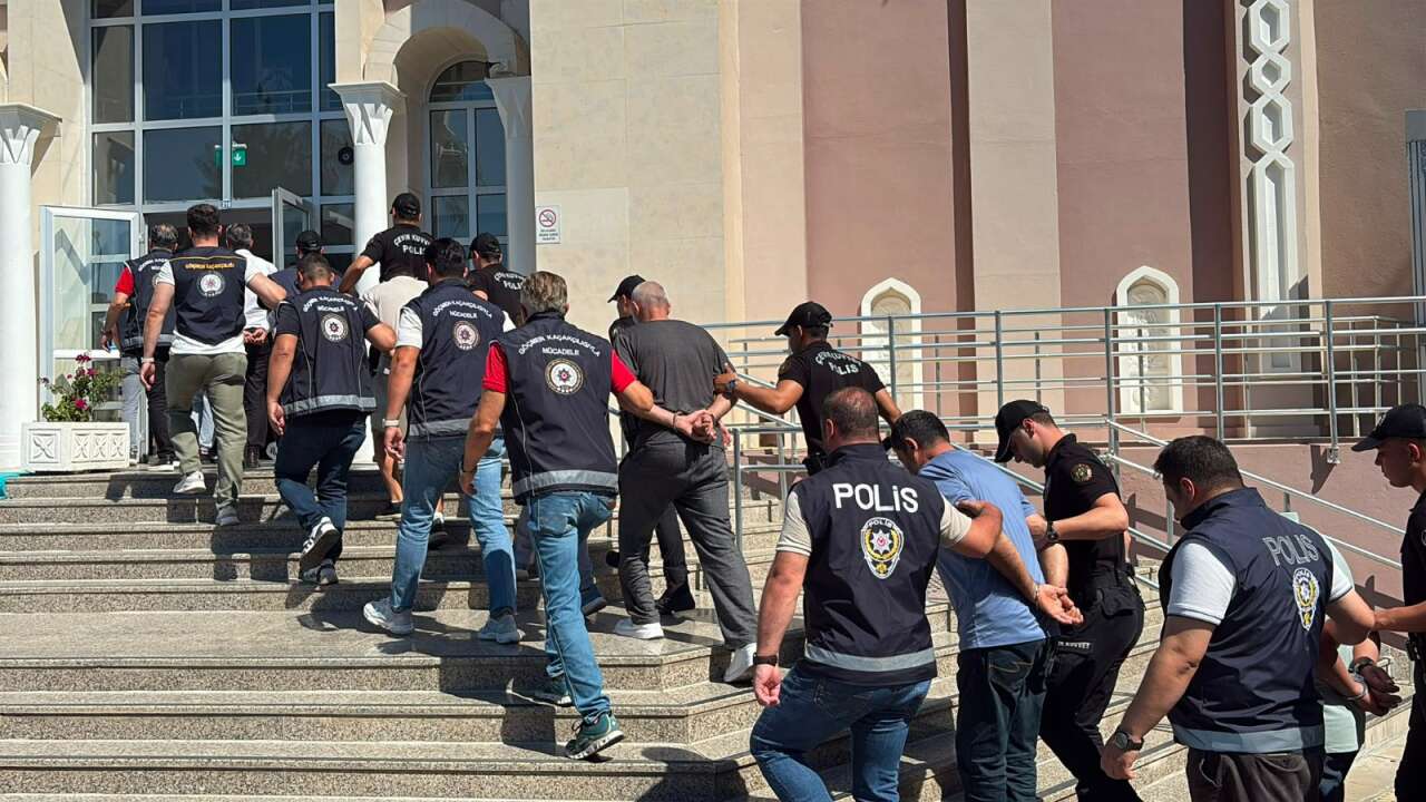 Kamyon Kasasında İnsan Kaçakçılığı Yapan Suç Örgütüne Operasyon: Göçmenlerden Kişi Başı 3 Bin ile 10 Bin Dolar Almışlar 2
